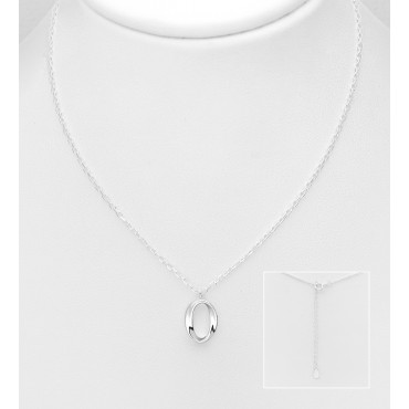 Srebrna ogrlica z obeskom ovalne oblike