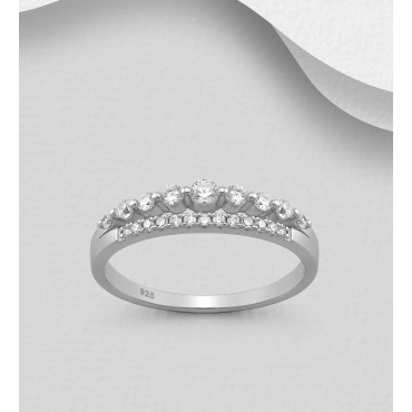 Srebrni prstan okrašen s cirkoniji