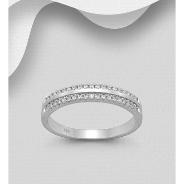 Srebrni prstan okrašen s cirkoniji